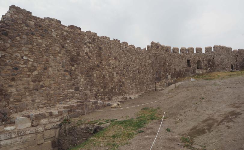 Στερέωση και αποκατάσταση του ΒΑ περιβόλου (τμήμα Β) στο Επάνω Κάστρο και ανάπλαση μιας οικίας Οθωμανικών χρόνων στο Κάτω Κάστρο Μυτιλήνης