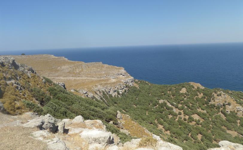 Τοιχοποιίες στη βόρεια πλευρά του οχυρού και θέαση της θαλάσσιας περιοχής