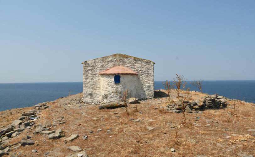 Άποψη του ναΐσκου του Αγίου Νικολάου από τα ανατολικά