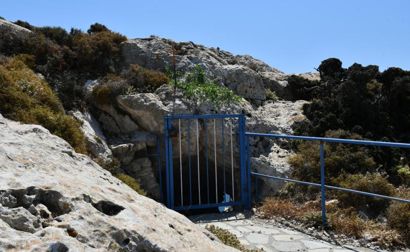 Η είσοδος του σπηλαίου