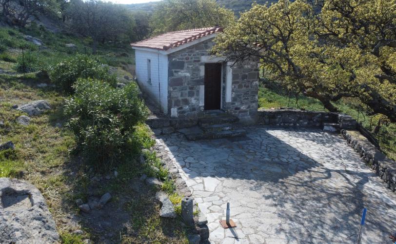 Άποψη του ναού από τα δυτικά