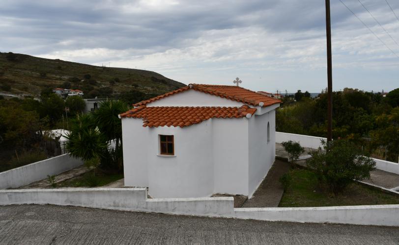 Η πίσω όψη του ναού