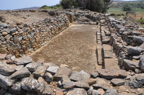 Φωτογραφική άποψη του ΒΑ. τμήματος του αρχαιολογικού χώρου. 